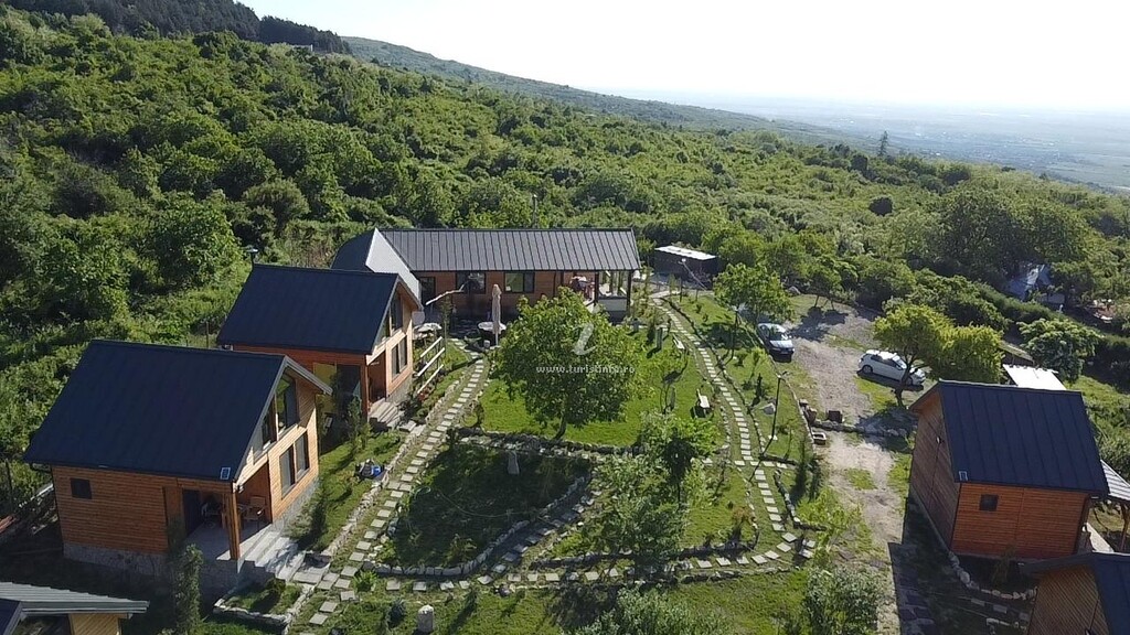 Căsuțe tip camping La Rasay Chalet