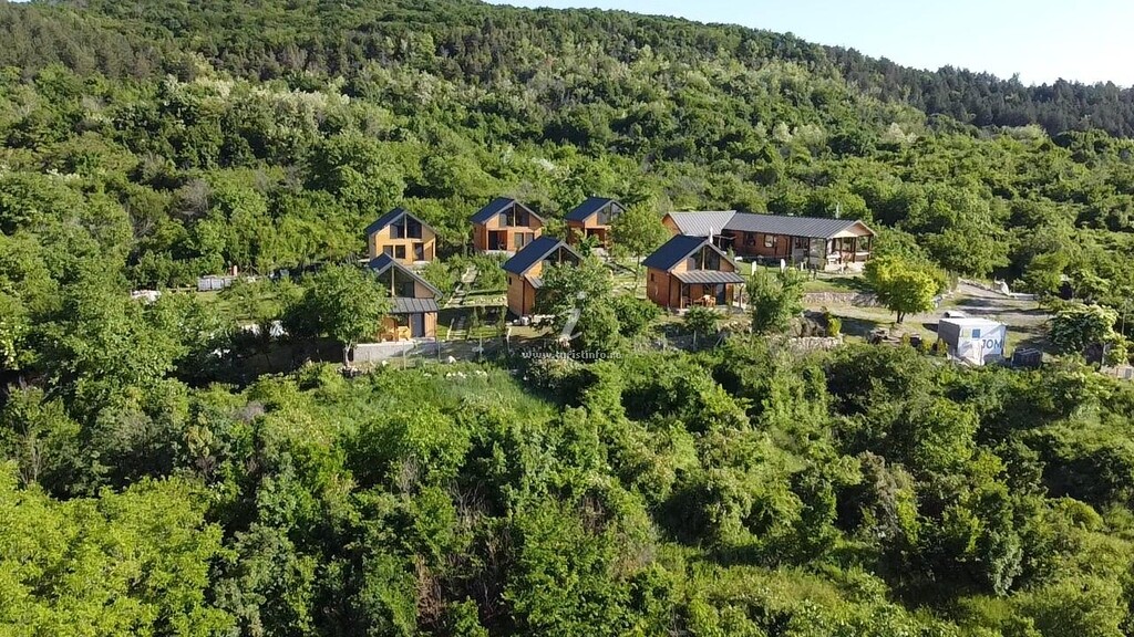 Căsuțe tip camping La Rasay Chalet