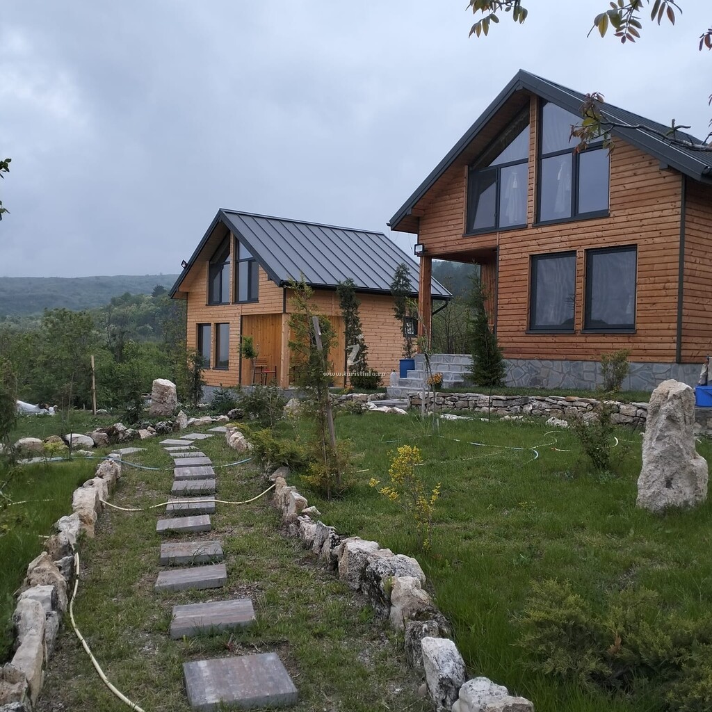 Căsuțe tip camping La Rasay Chalet