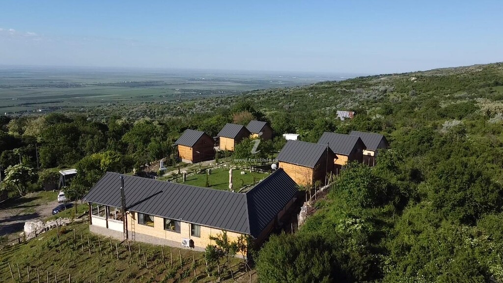 Căsuțe tip camping La Rasay Chalet