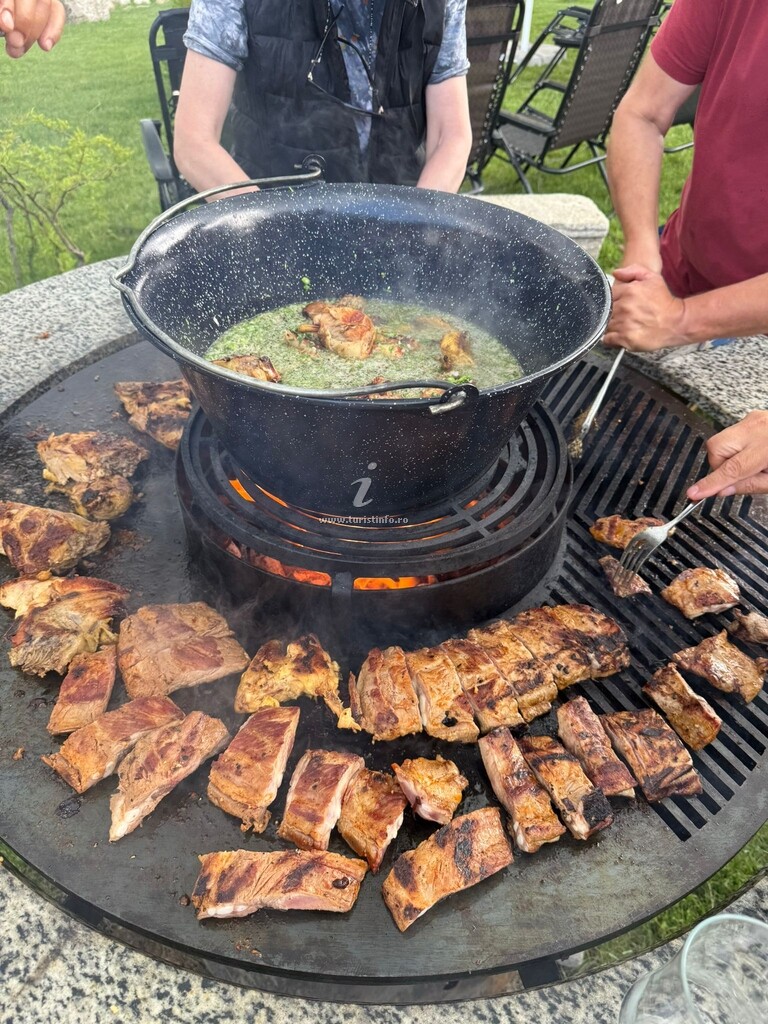 Căsuțe tip camping La Rasay Chalet
