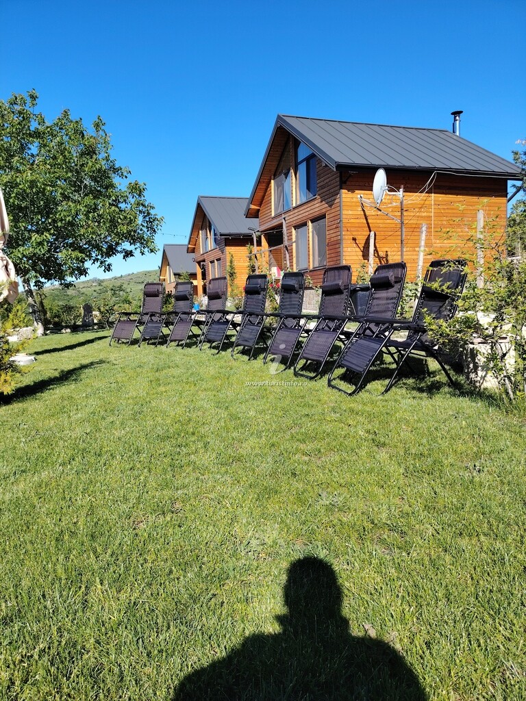 Căsuțe tip camping La Rasay Chalet