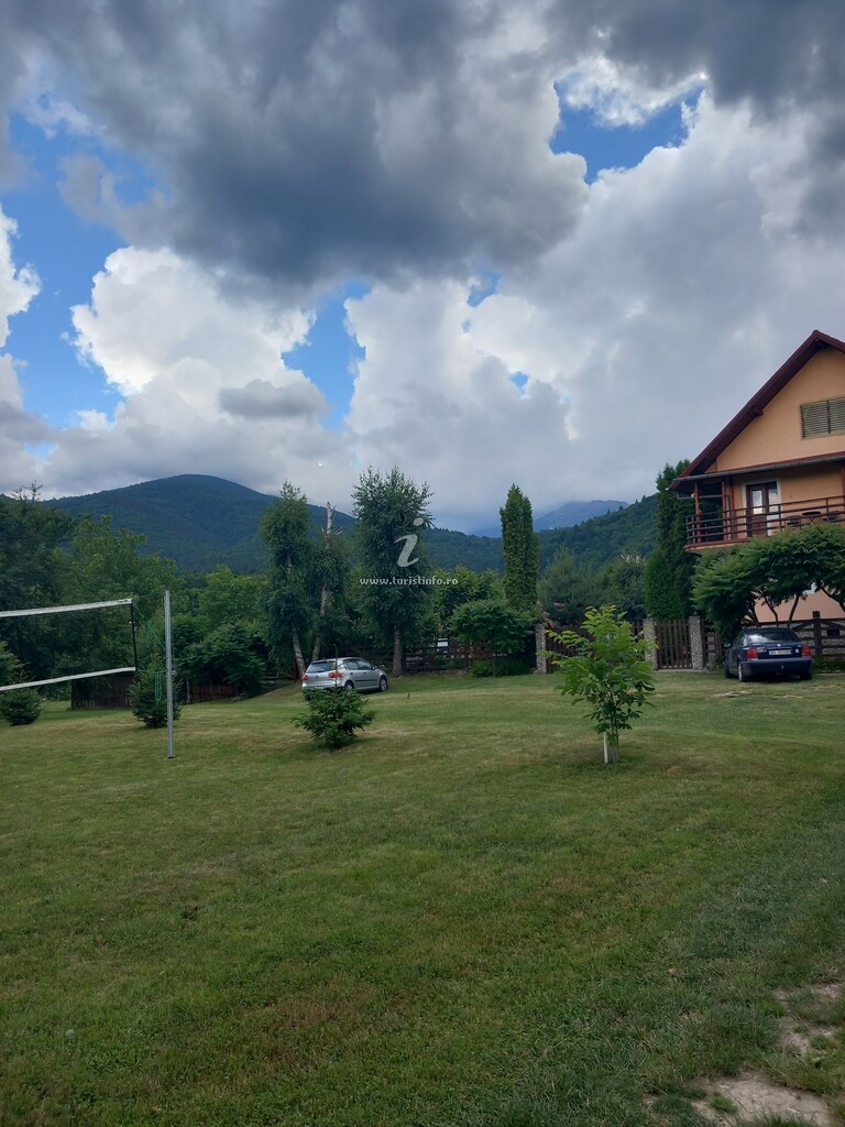 Pensiunea Rapsodia Munților
