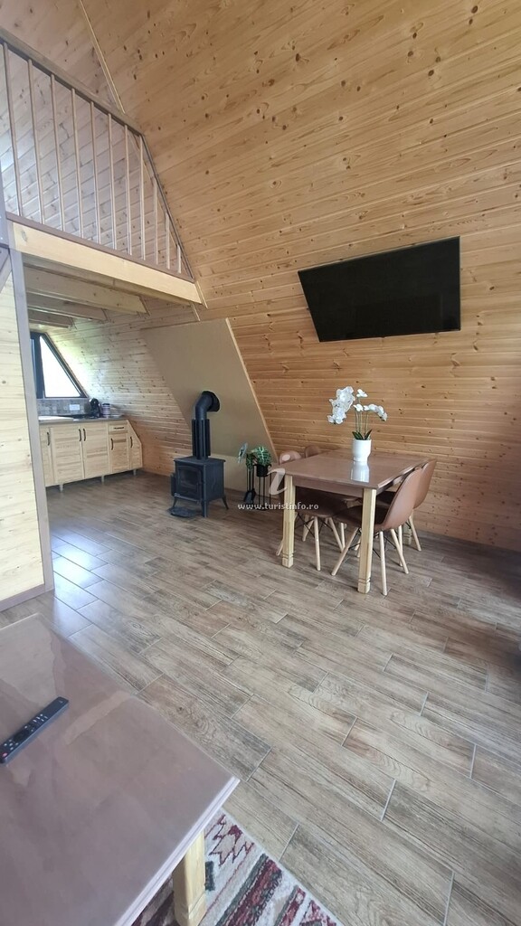 A-frame Green Hill Popas