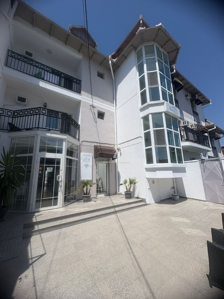 Hotel Maraili`s