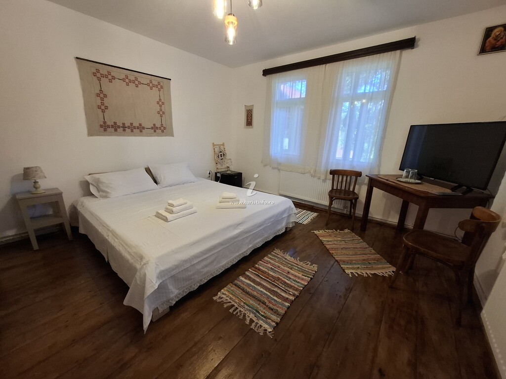 Căsuța cu Prispă
