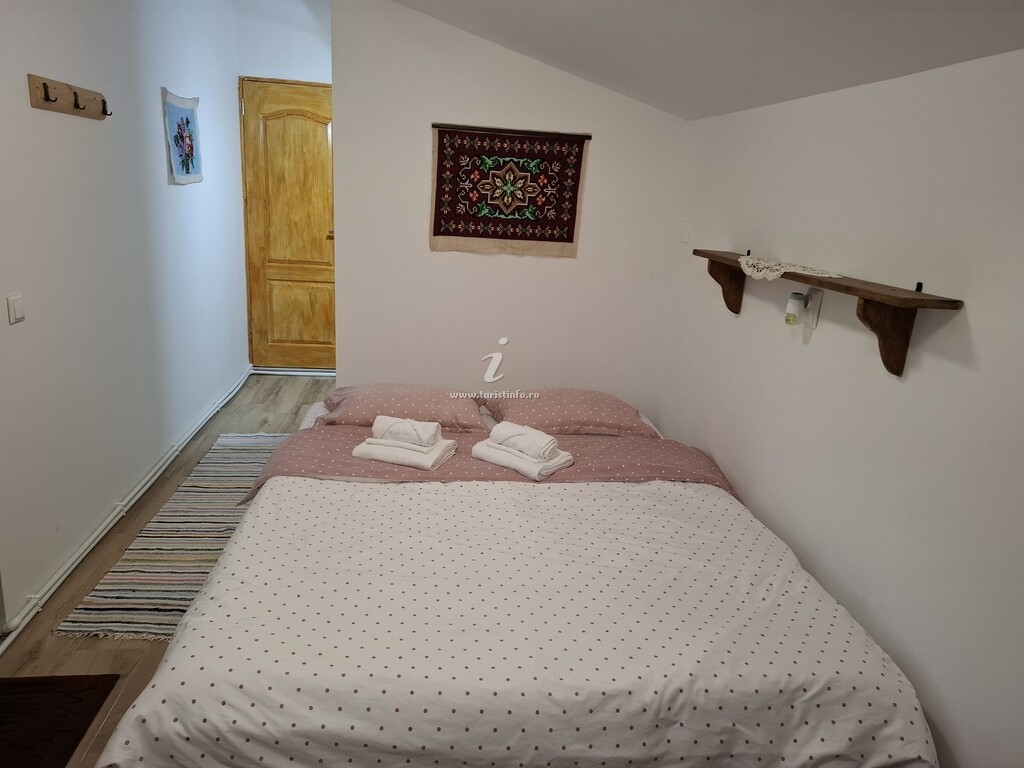 Căsuța cu Prispă