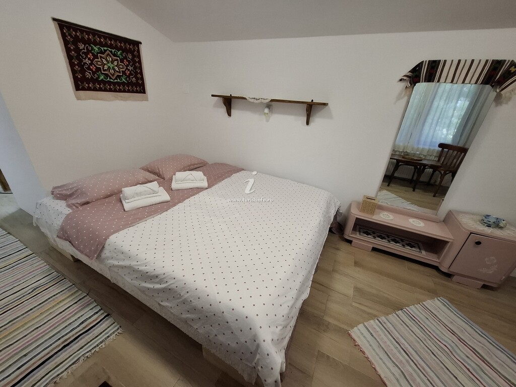 Căsuța cu Prispă