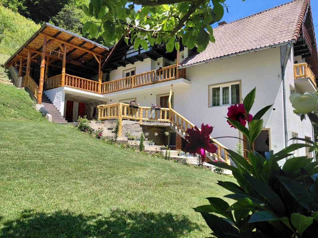 Pensiunea Casa de Sub Deal