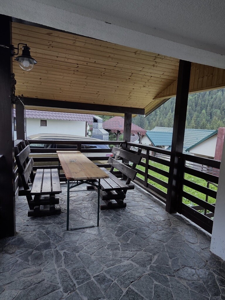 Cabana Ancuța și Rustic