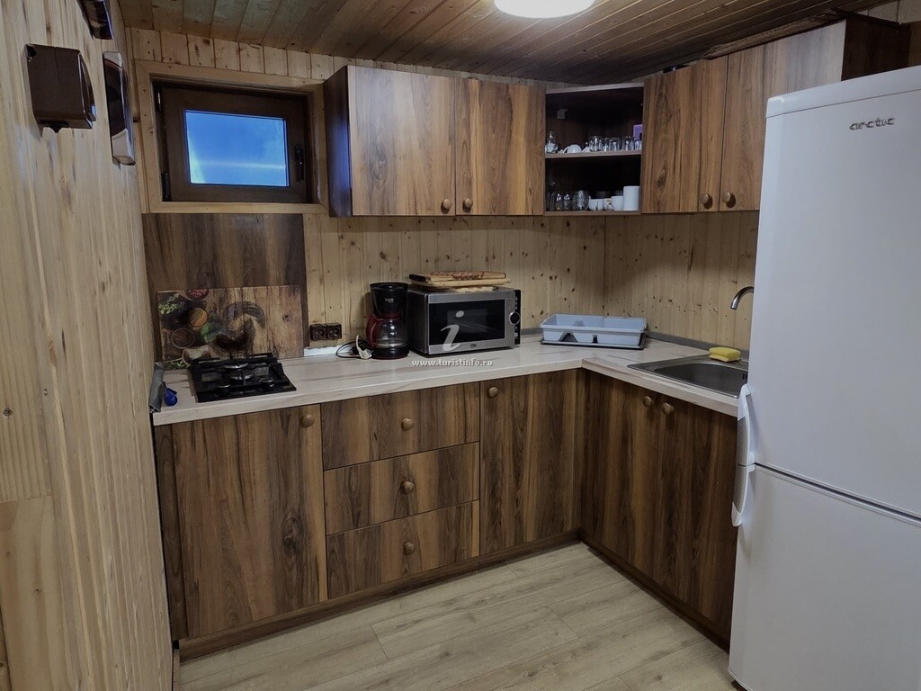 Cabana Ancuța și Rustic