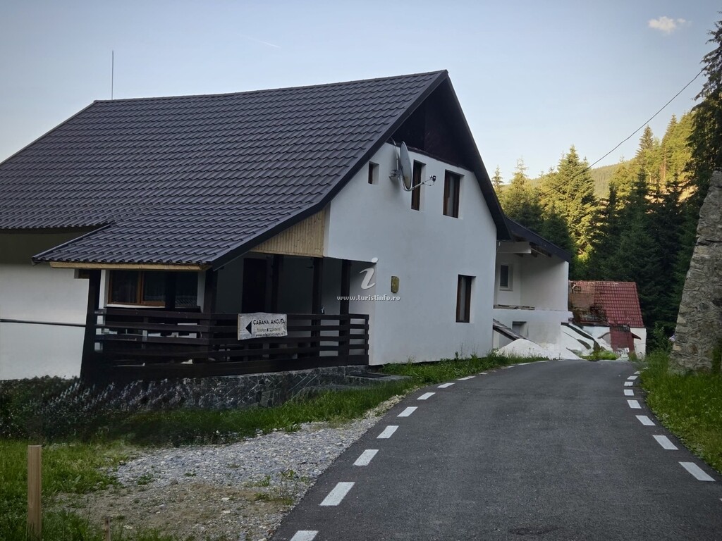 Cabana Ancuța și Rustic