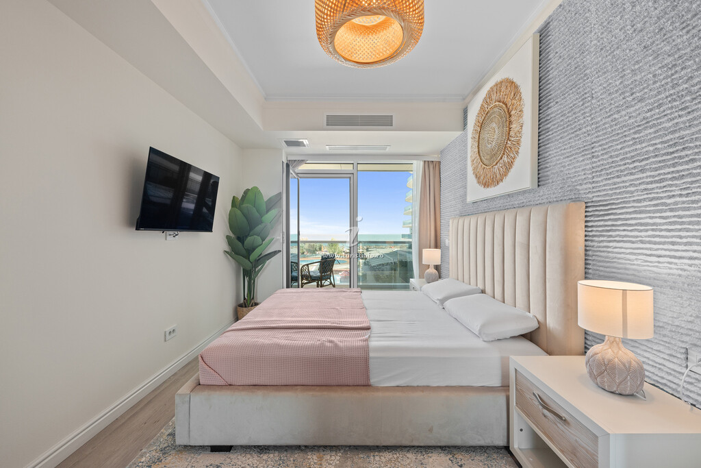 Apartamente White Titanic Sea View Residence