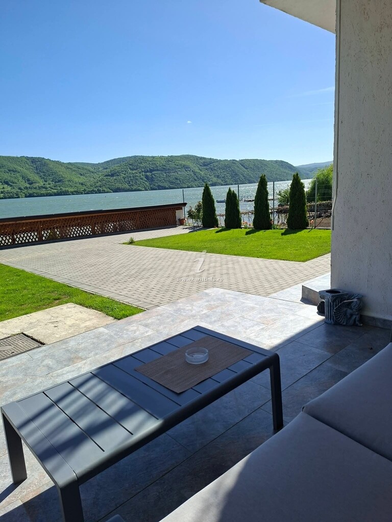 Casa Favorit