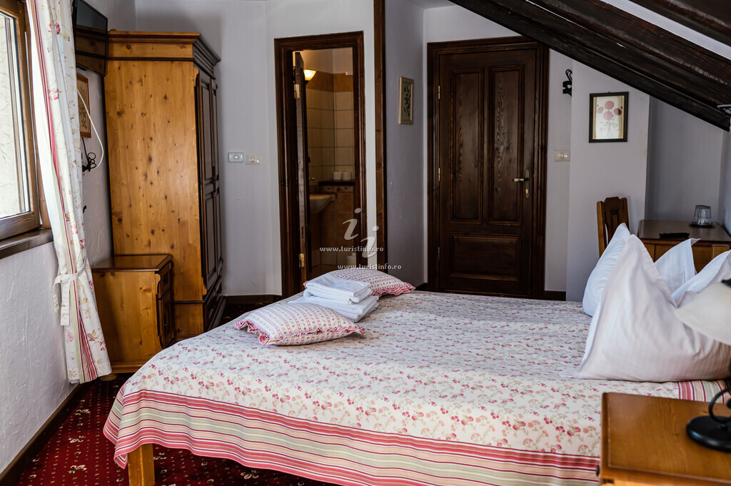 Pensiunea Casa Moțului