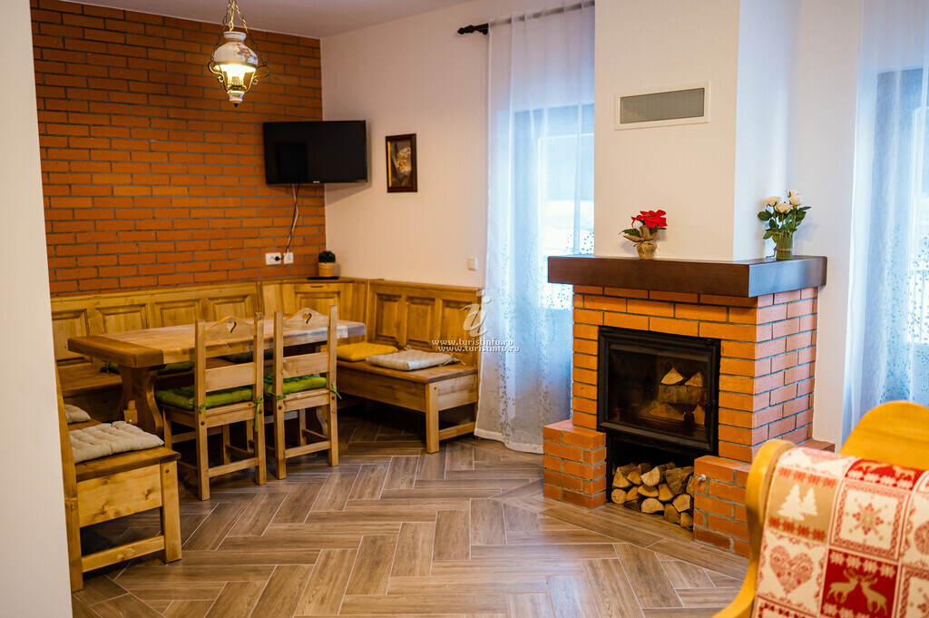 Pensiunea Casa Moțului