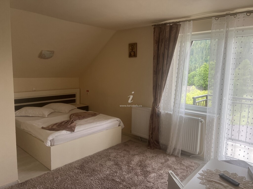 Camere de închiriat Raluca