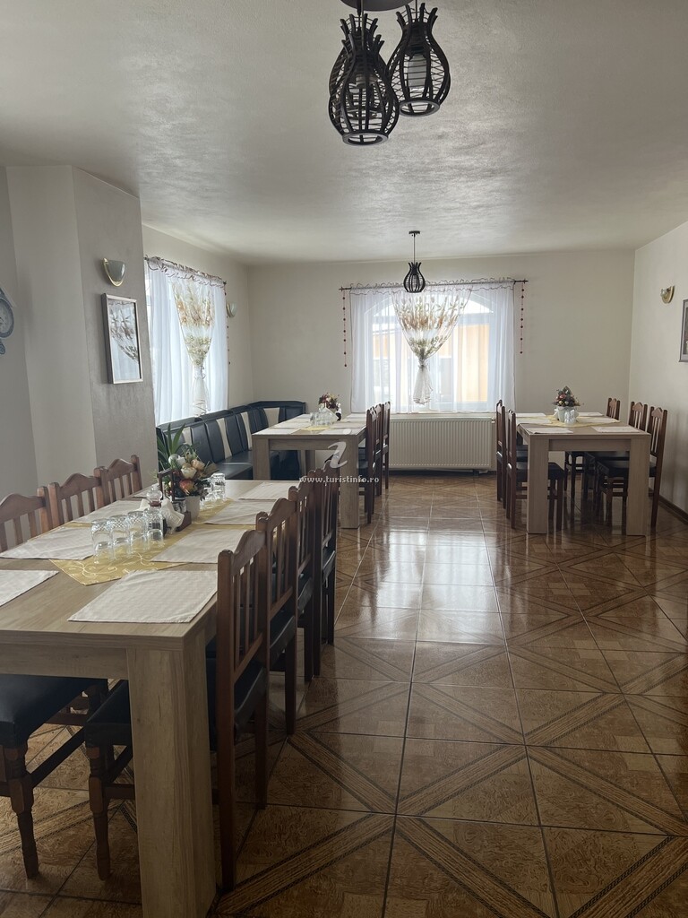 Camere de închiriat Raluca