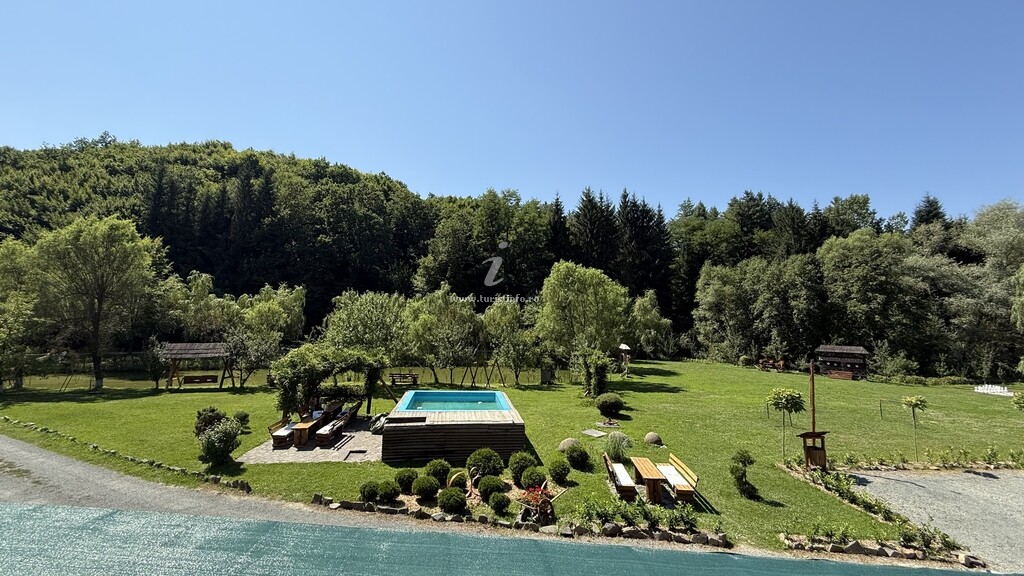 Pensiunea Maramu`Lakeside
