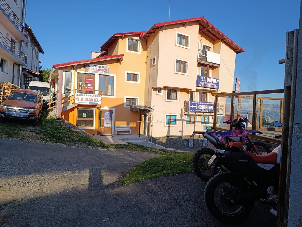 Camere de închiriat La David