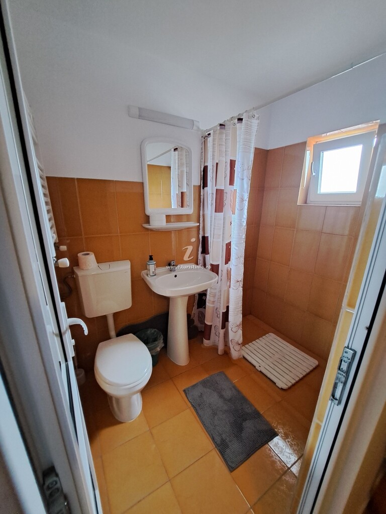Camere de închiriat Edius