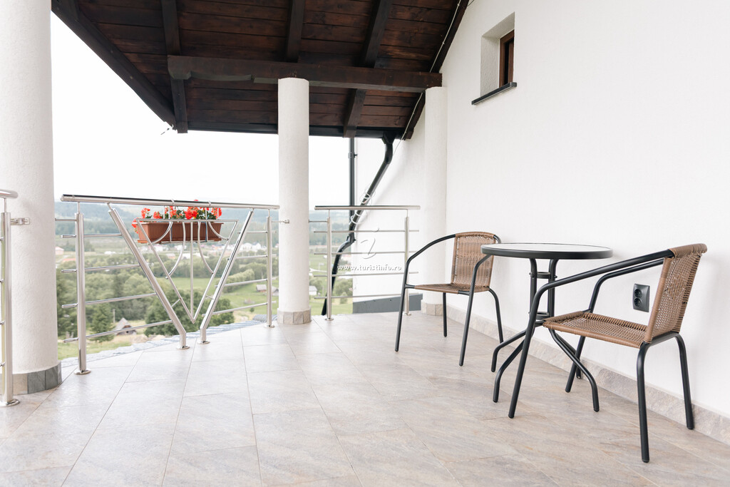 Vila de pe deal