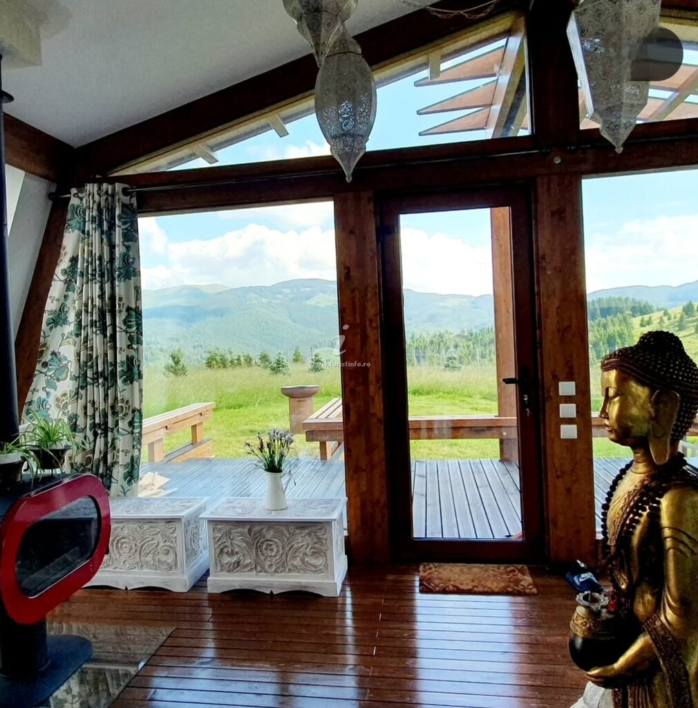 Casa de vacanță Maitreyi