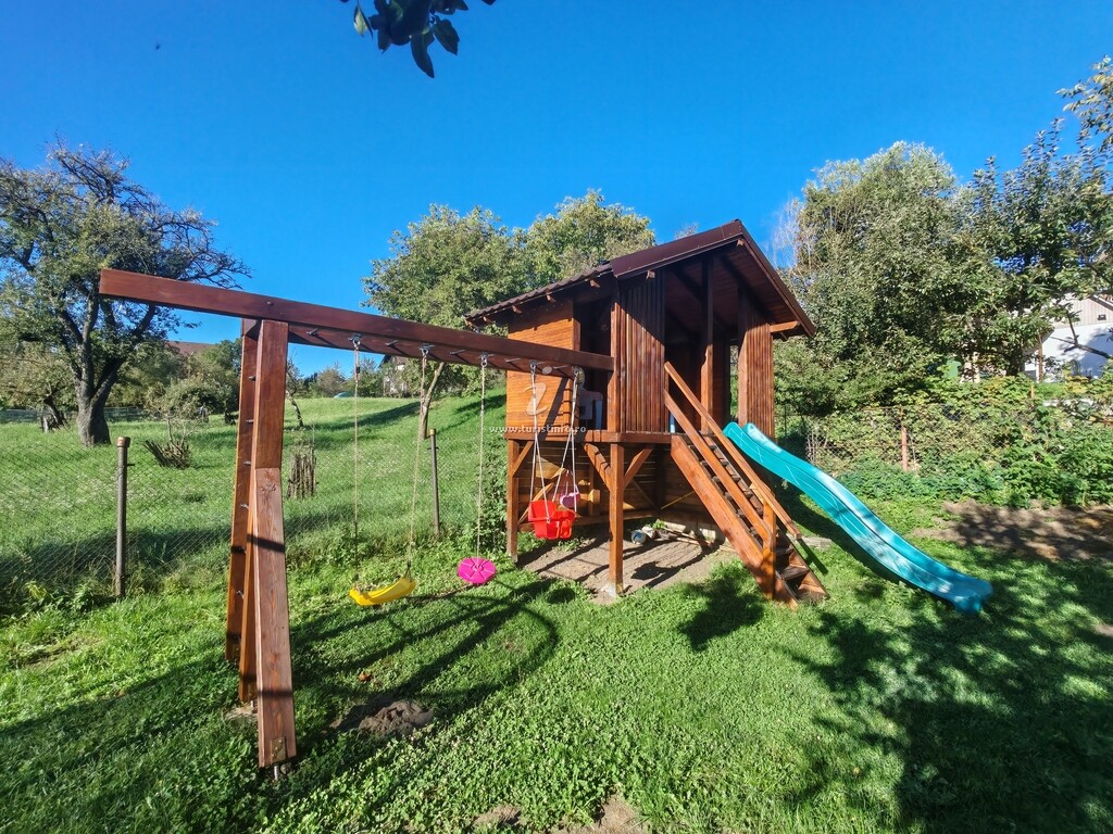 Casa de vacanță Hidden House
