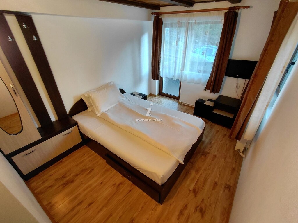 Camere de închiriat STARR