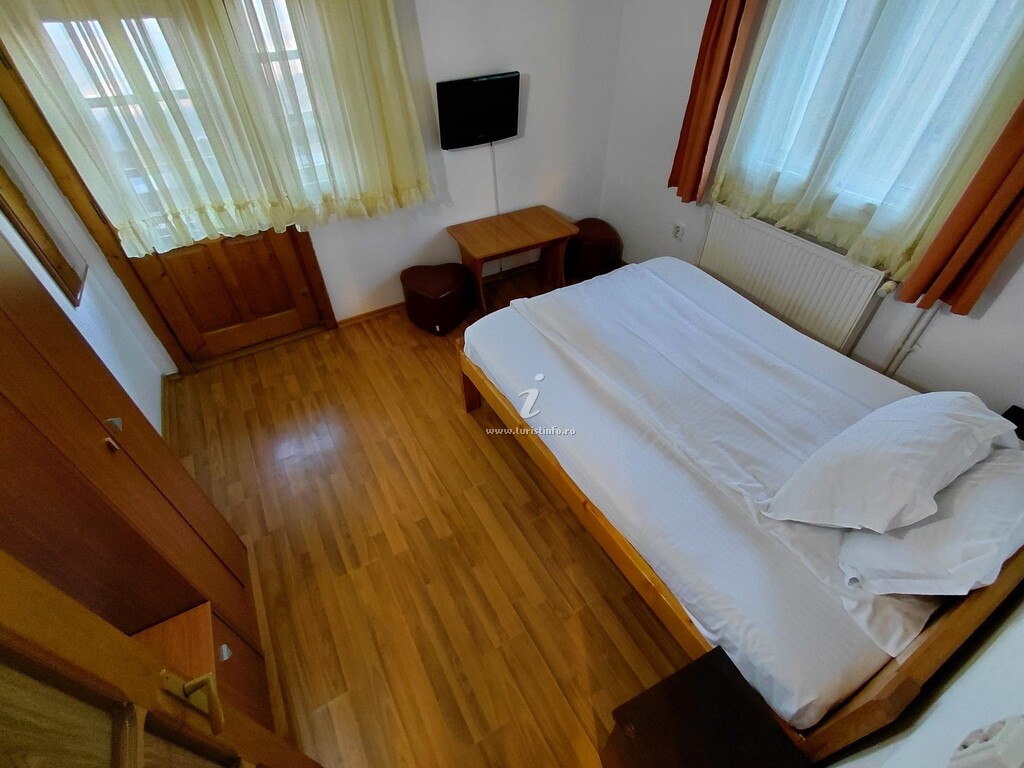 Camere de închiriat STARR