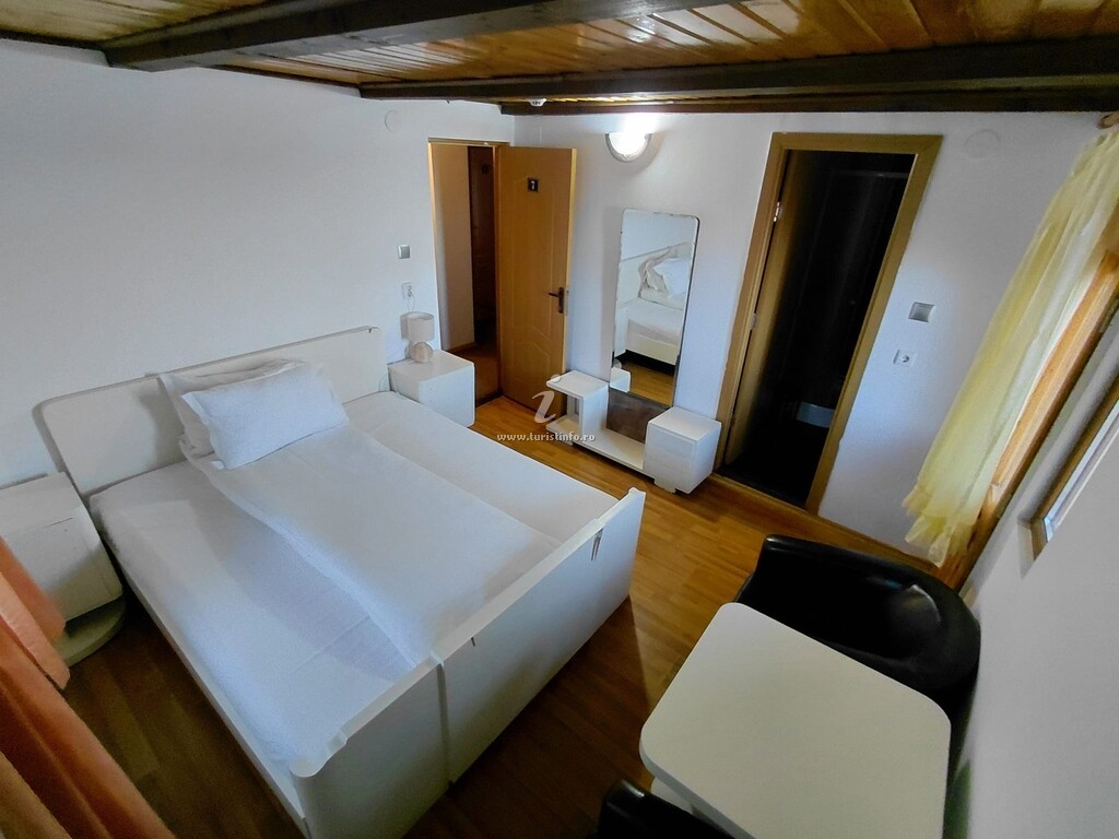 Camere de închiriat STARR