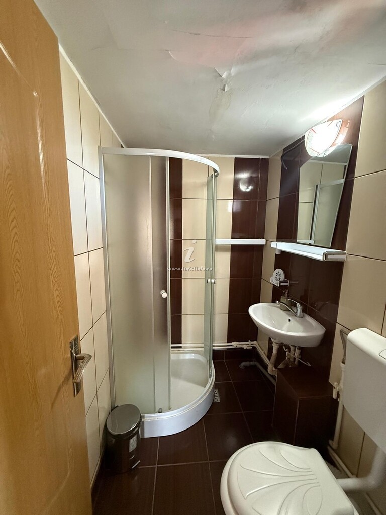 Camere de închiriat STARR