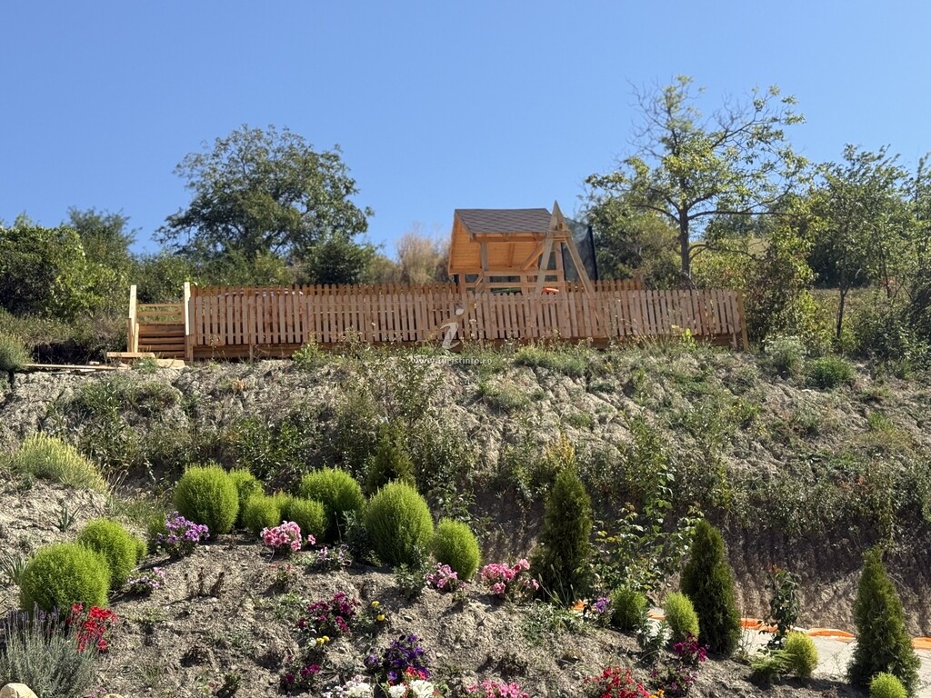 Căsuța Hobbit’s Village