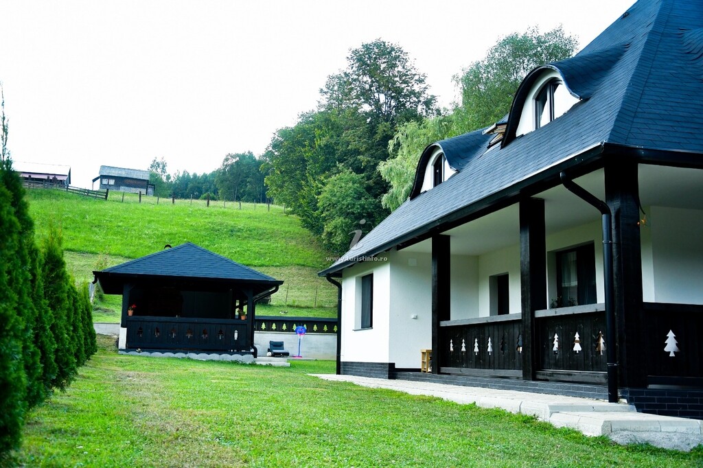 Casa Dintre Dealuri