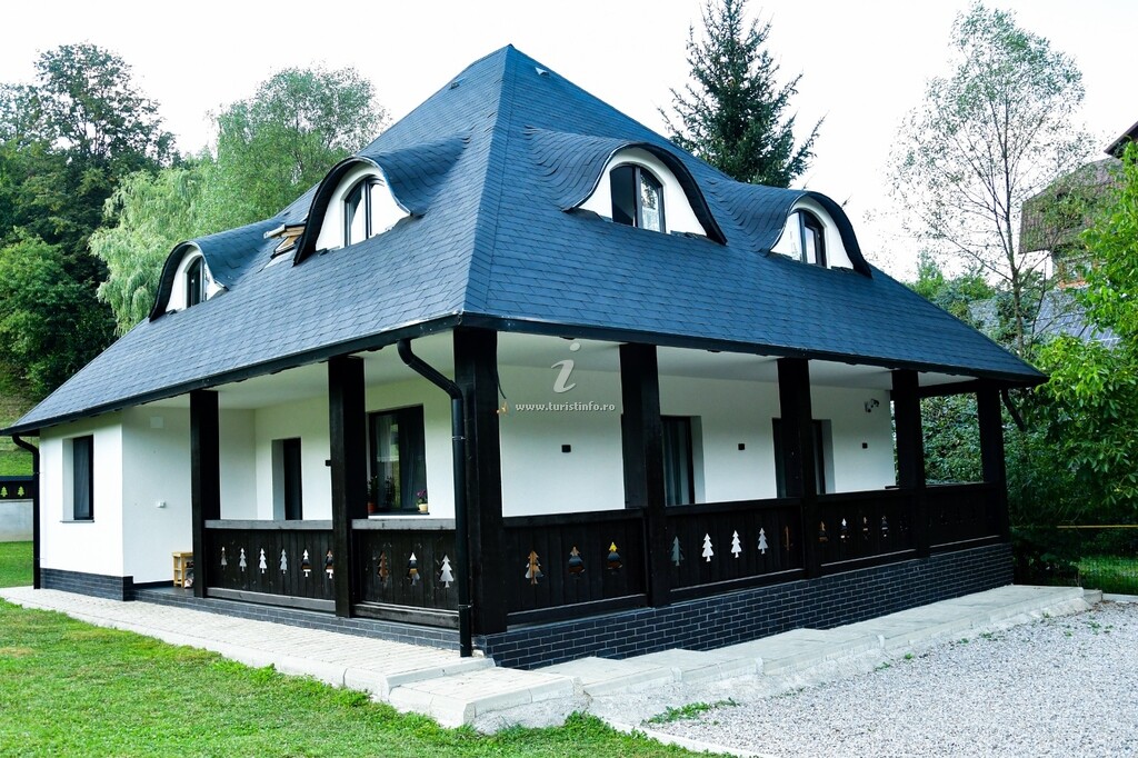 Casa Dintre Dealuri