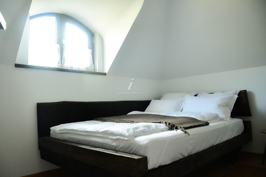 Casa Dintre Dealuri