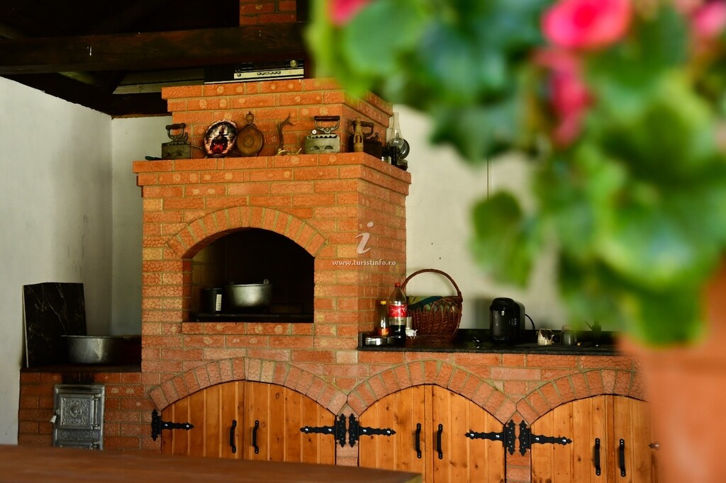 Casa Dintre Dealuri