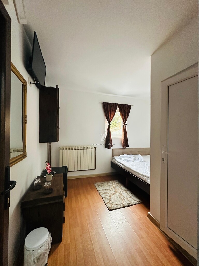 Conacul Momârlanului
