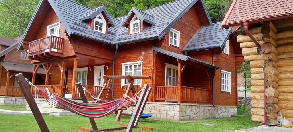 Cabana Wood House