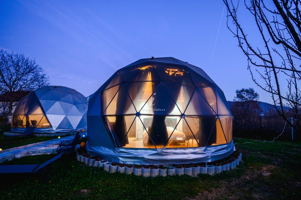 Glamping Sungarden Domes