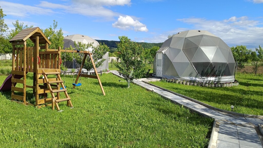 Glamping Sungarden Domes