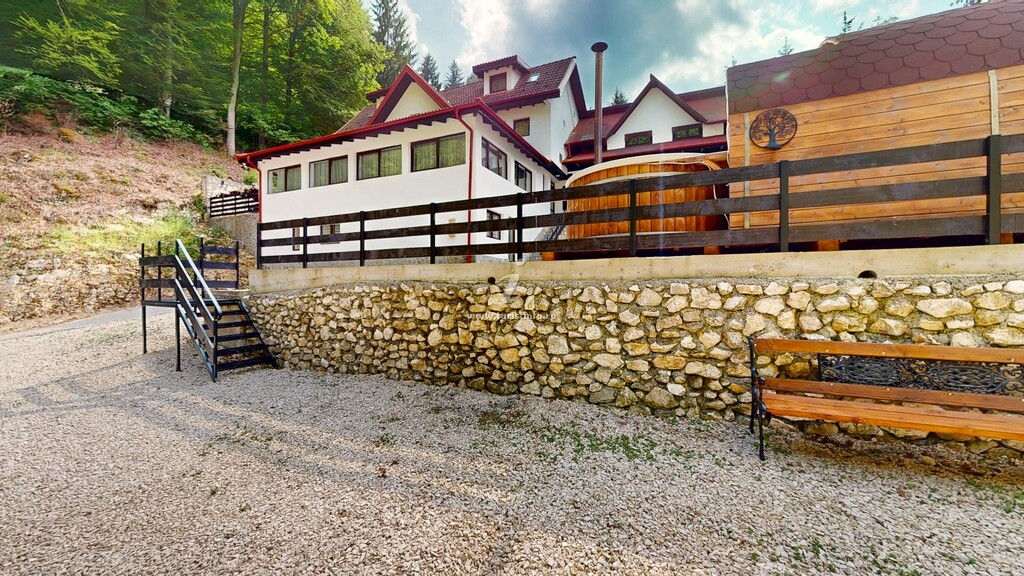 Eden Chalet