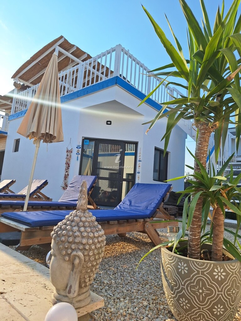 Bungalow-uri White Bungalows