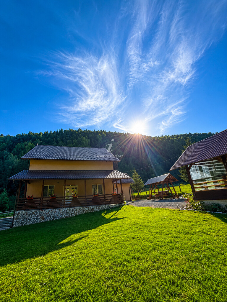 Cabana  Colț de Rai - Casa de Piatră