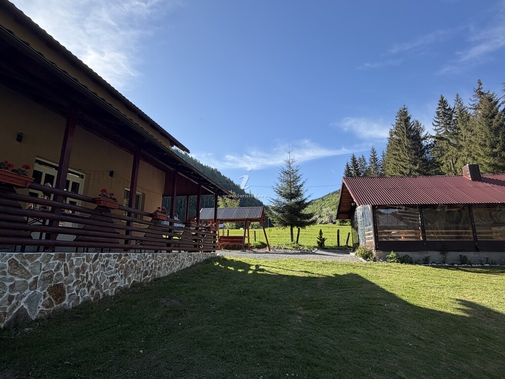 Cabana  Colț de Rai - Casa de Piatră
