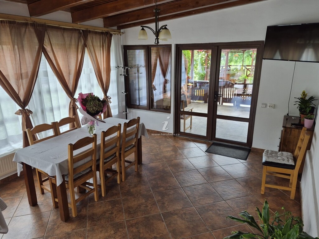 Pensiunea Casa Deea