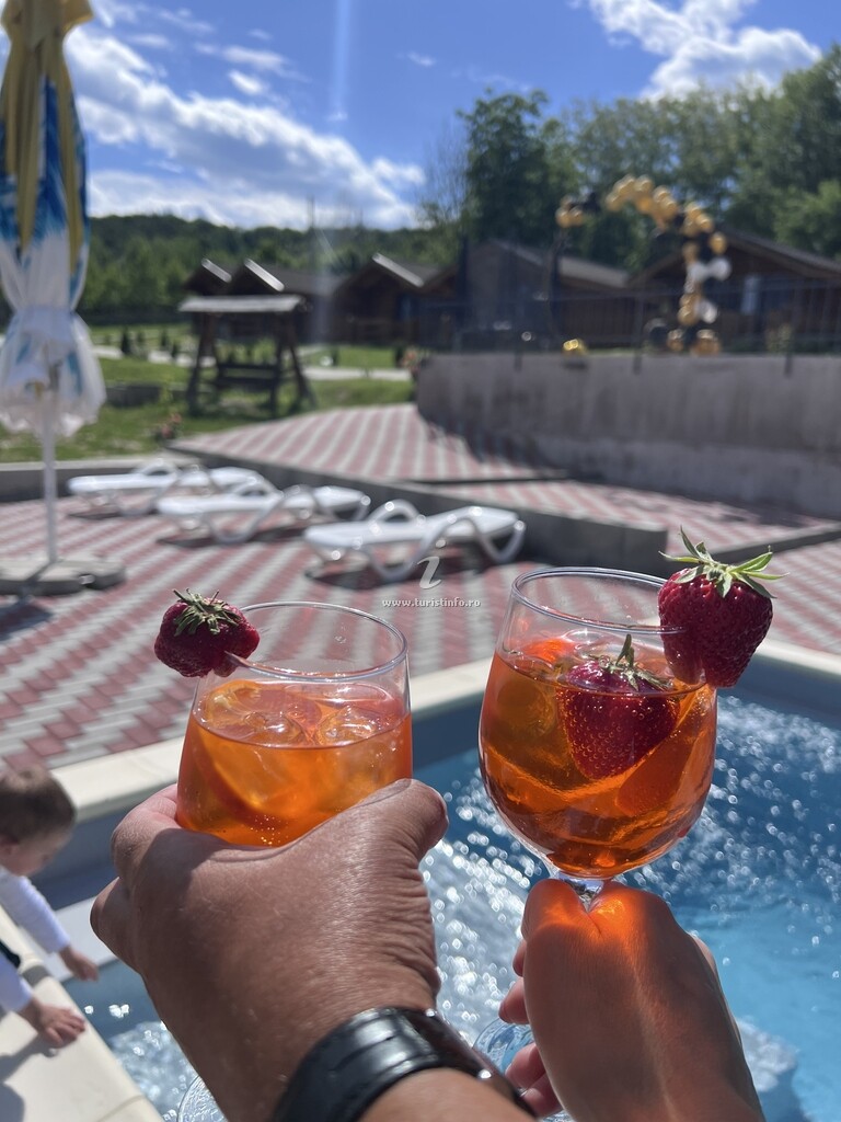 Cabana M&V Infinit