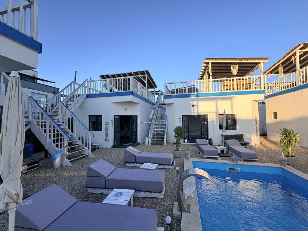 Bungalow-uri White Bungalows
