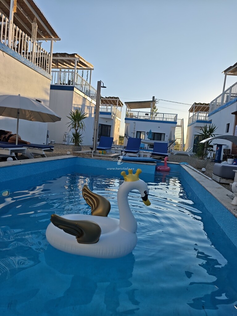 Bungalow-uri White Bungalows