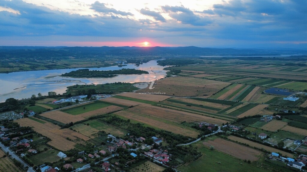 Lacul cu Cabană